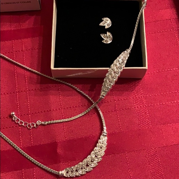 New Avon jewelry Gift Set Silver & crystal VTG - Picture 8 of 8